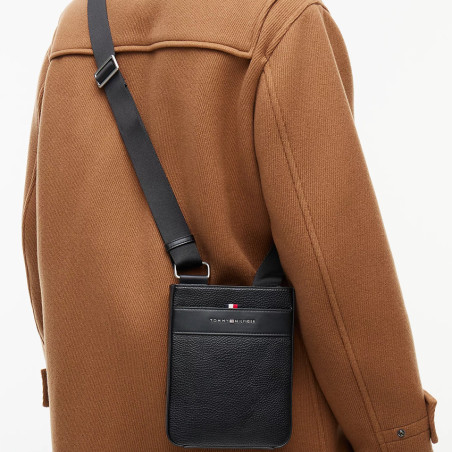 Tommy Hilfiger TH Central Pochette Bandoulière Finition Grainée Bds...