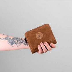Cabaïa Wallet Small Portefeuille Winnipeg porté