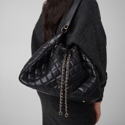 Guess Juliet Sac Hobo Matelassé Black porté épaule